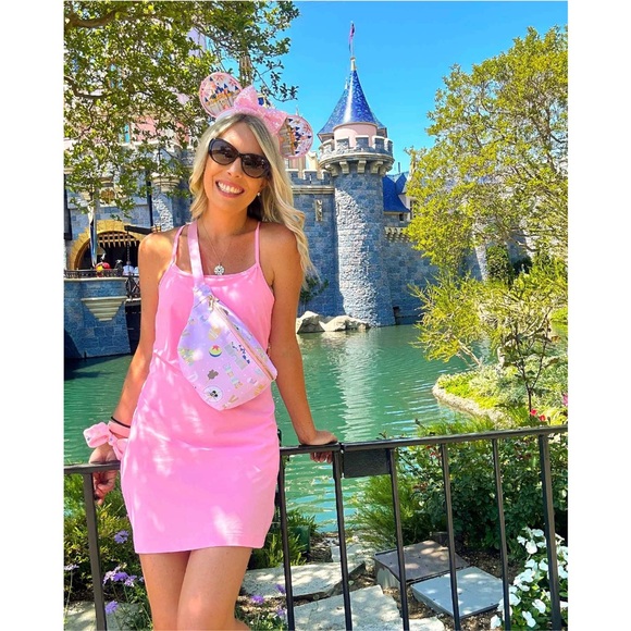 Sporty Romper dress. - Picture 5 of 8